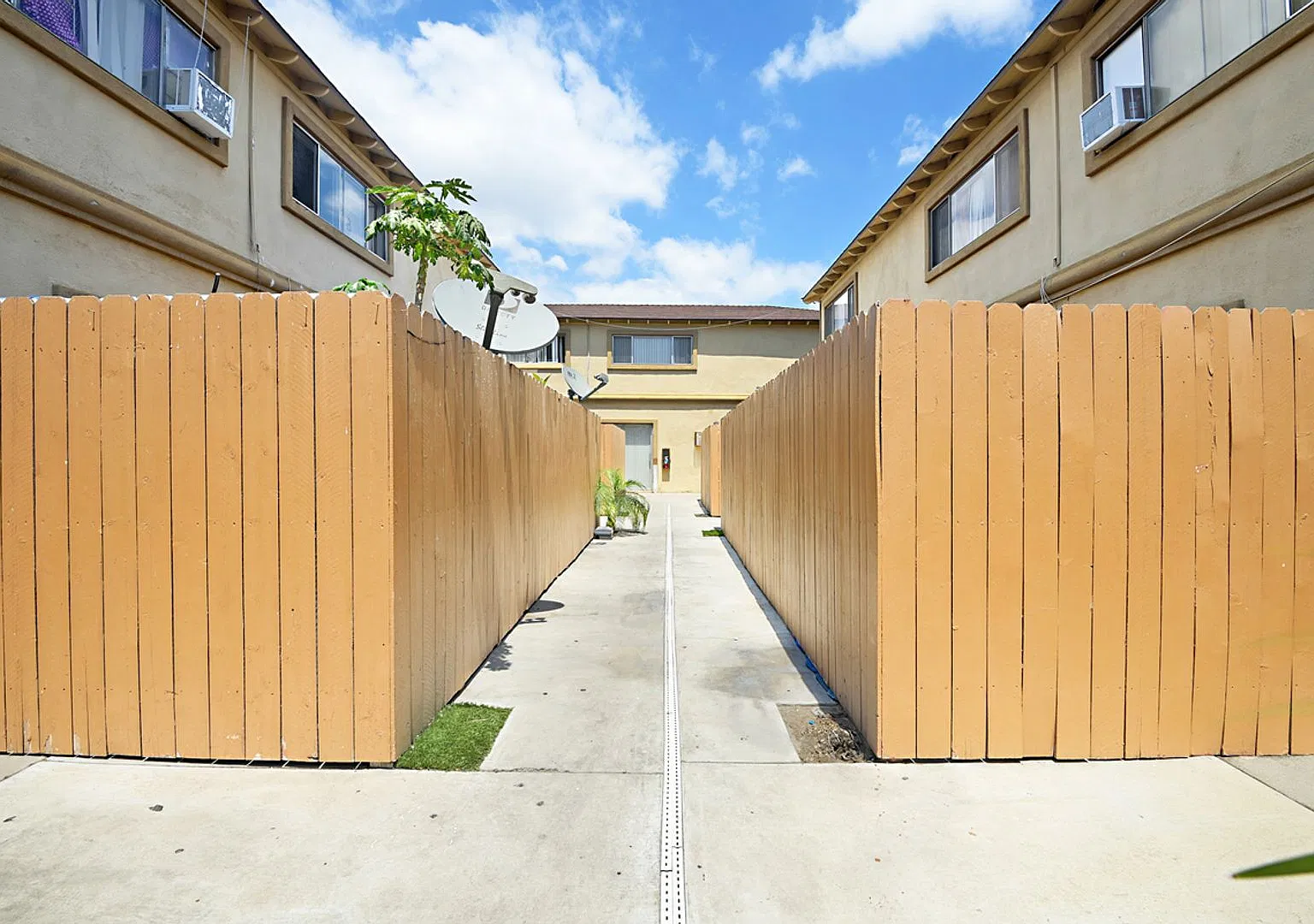 Eucalyptus Townhomes — Photo 2