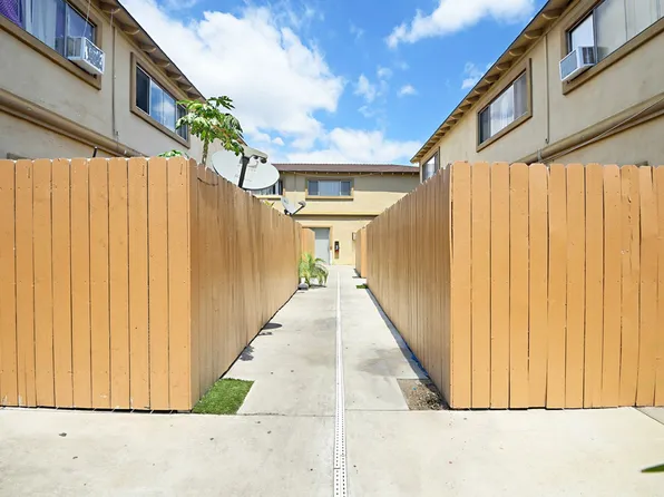 Eucalyptus Townhomes