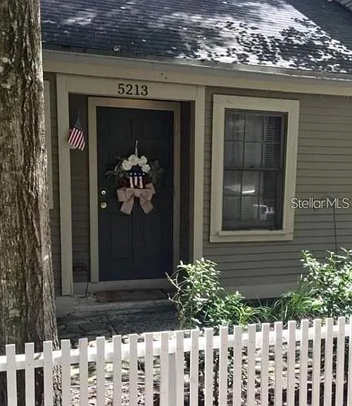 5213 SW 92nd Ct — Photo 1