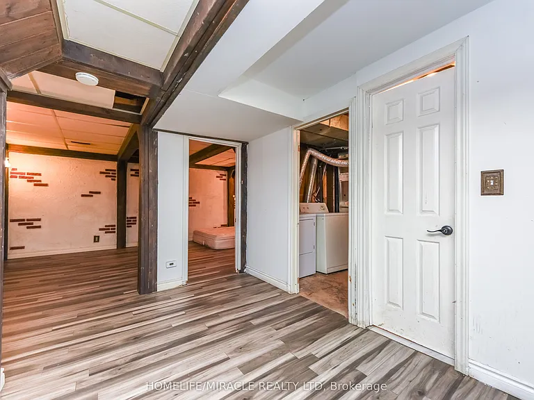 72 Carleton Pl #72 — Photo 43