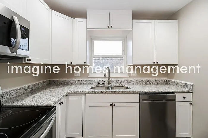 4 bed, 2.5 bath, 1402 sqft, $2,195 — Photo 4