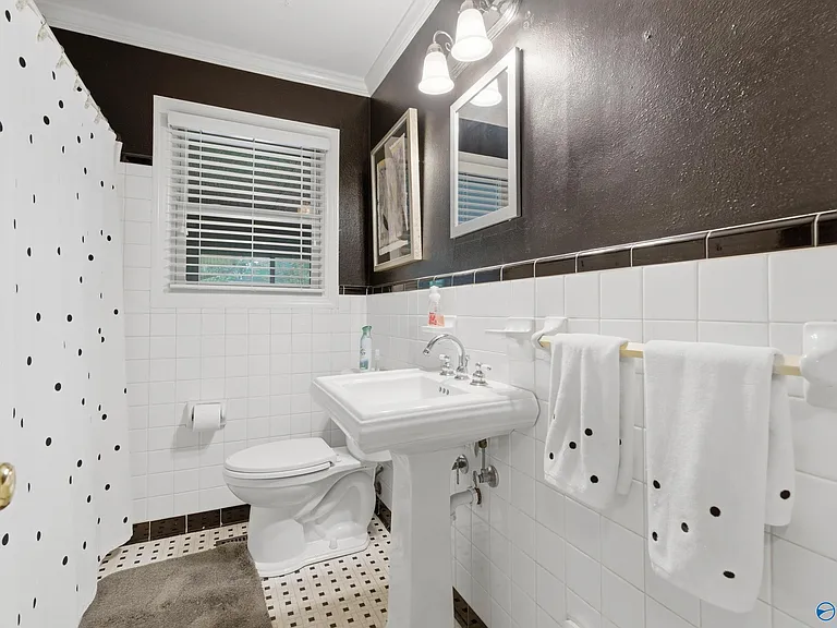 104 Westchester Ave SW — Photo 10