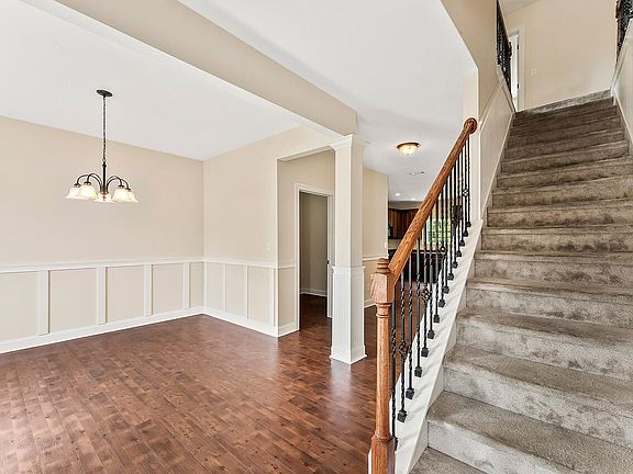 4th image of 352 Birch Wood Ct