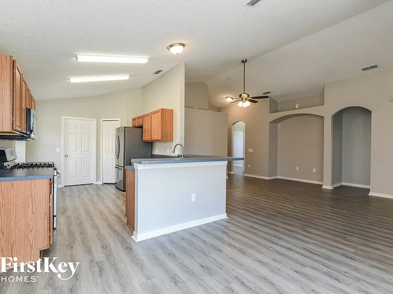 111 Richmar Ave — Photo 5