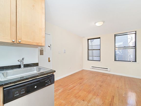 4th image of 275 Mott St APT 4R