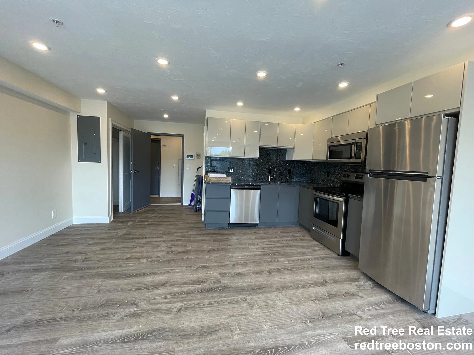 Studio, 505 sqft, $2,900 — Photo 2