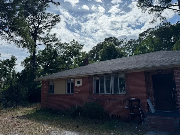 3154 Peach Dr, Jacksonville, FL 32246