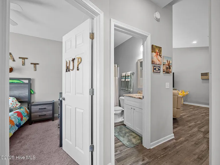 512 Hazelwood Dr — Photo 22