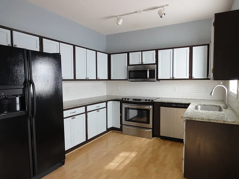 306 Silverberry Ct — Photo 25
