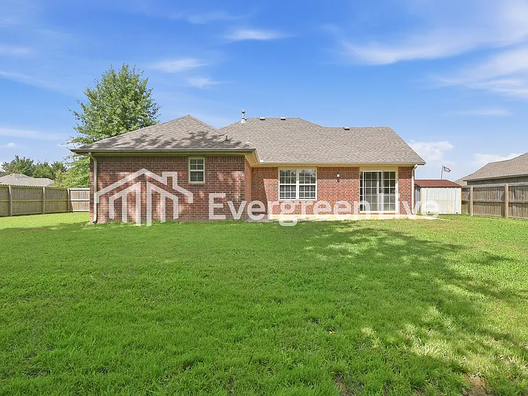1119 River Oak — Photo 1