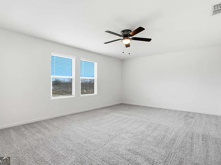 395 Knightsbridge Ln — Photo 11