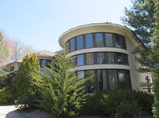 7 Princeton Ct, Oakhurst, NJ