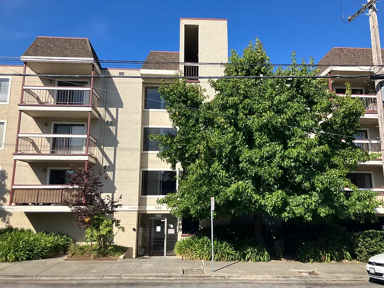 Bayview — Photo 1