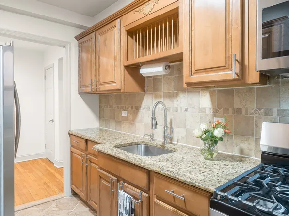 5610 Netherland Avenue image 5 of 21