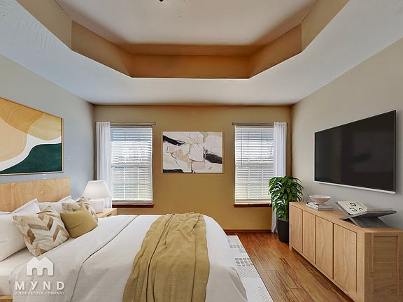 4th image of 701 N Pinewood Ave