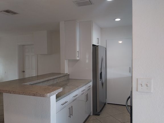 5th image of 5248 SW 93rd Ave