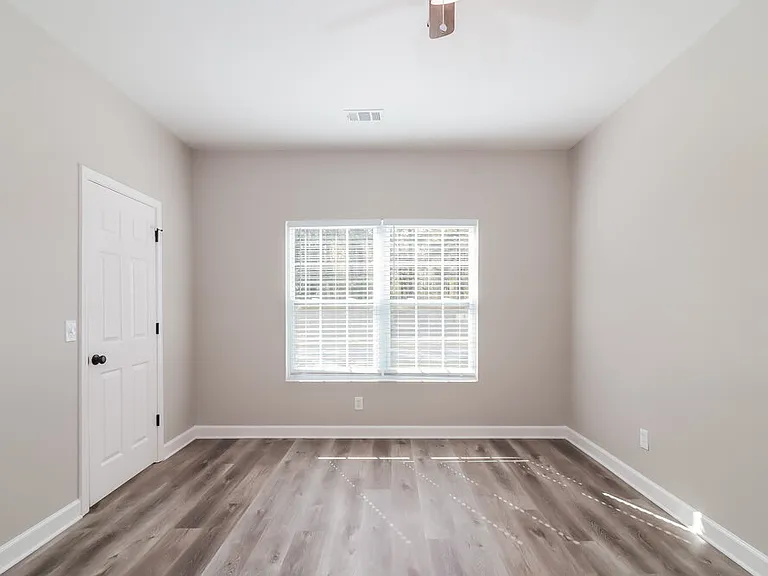 2528 Fairway Cir SW — Photo 9