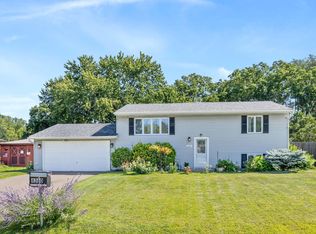 4360 Garden Trl, Eagan, MN 55123