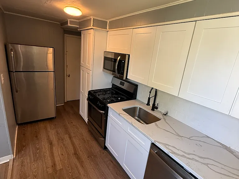 2919 Yorkship Rd — Photo 4