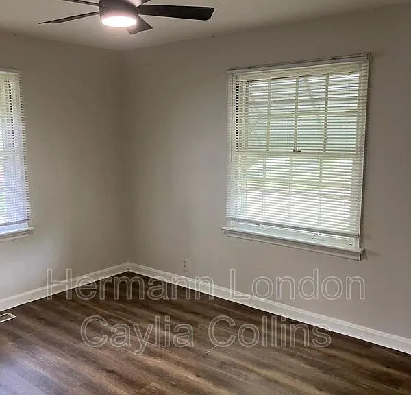 7804 Utica Dr — Photo 16