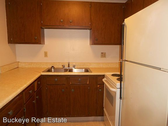 4th image of 130 W Maynard Ave APT 1H