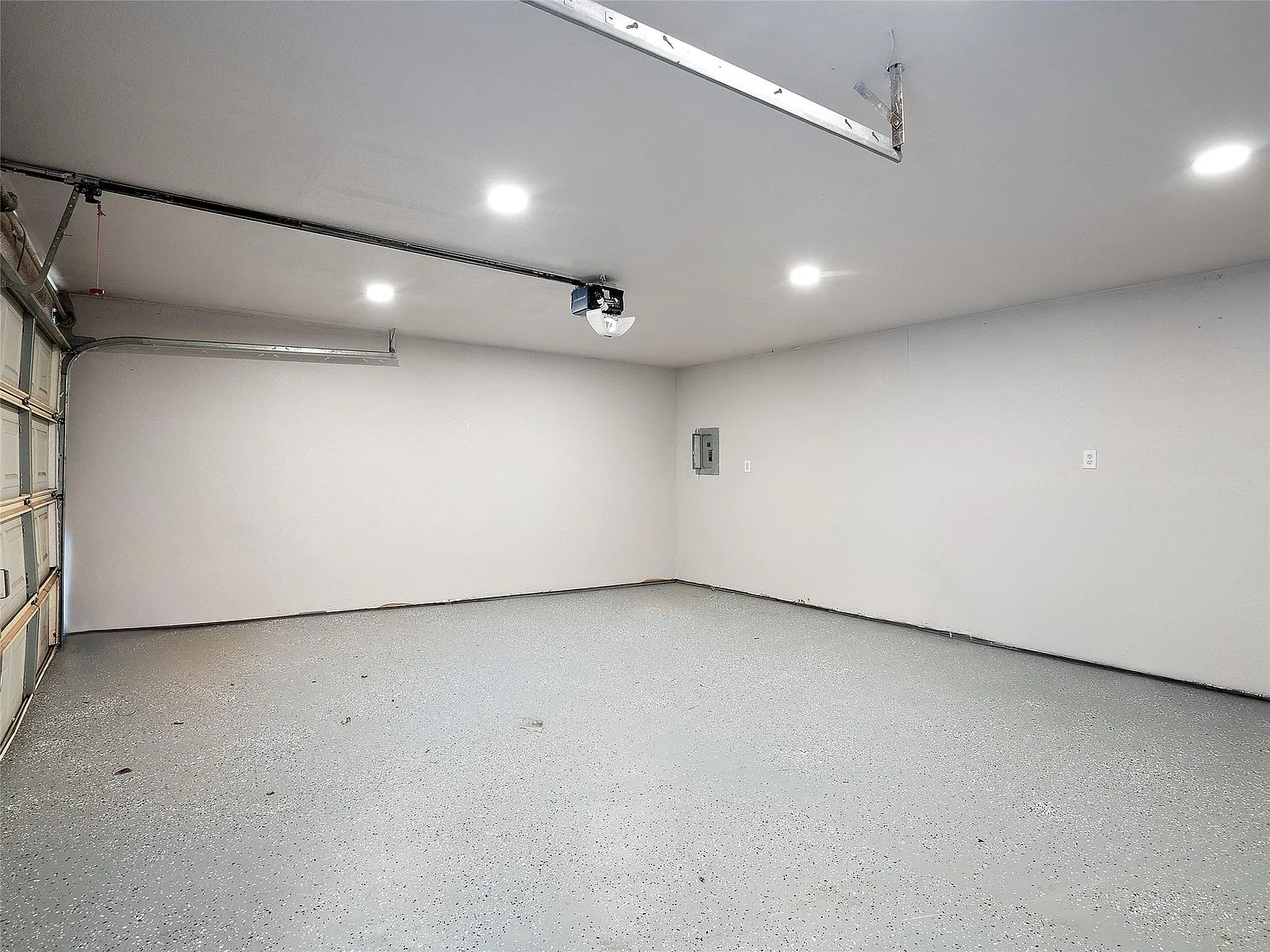 3 bed, 1902 sqft, $4,500 — Photo 4