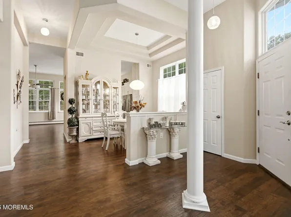9 Forest Lake Court, Barnegat, NJ 08005