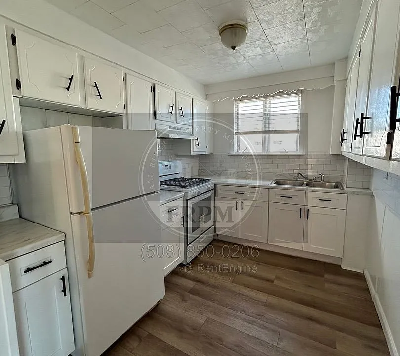 90 Montaup St #2