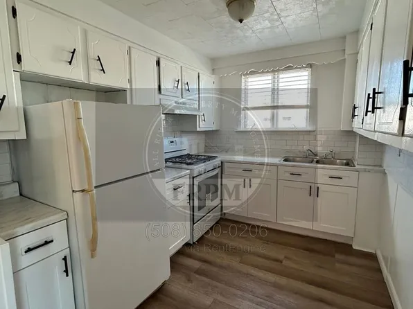90 Montaup St #2, Fall River, MA 02724
