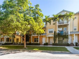 320 SW 14th Ave, Fort Lauderdale, FL 33312