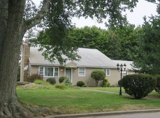 27 Louisberg St, Lawrence, MA 01843