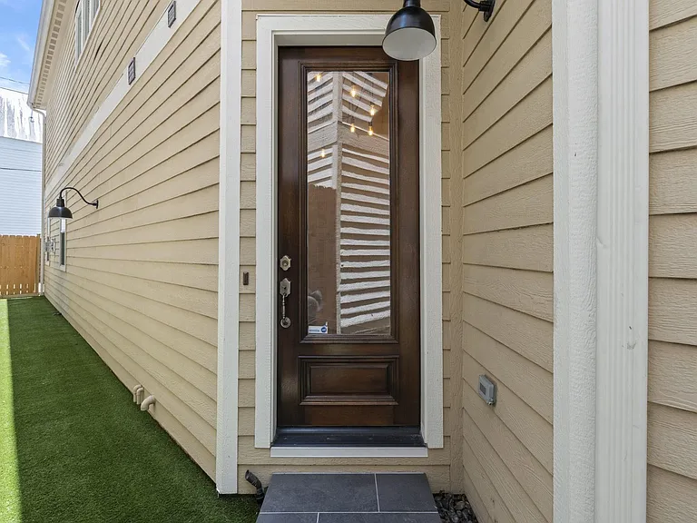 4503 Floyd St — Photo 6