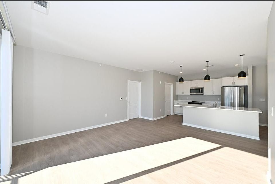 Living to Kitchen Area