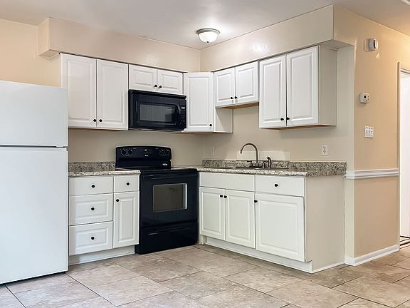 4th image of 312 Ashlawn Dr APT 6