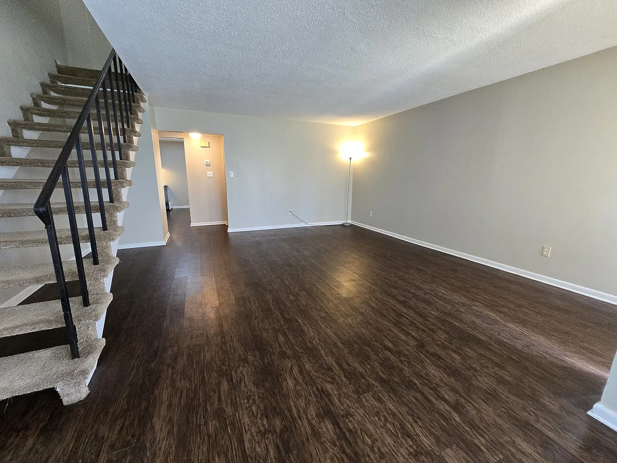 Building Photo - 4828 Huron Dr