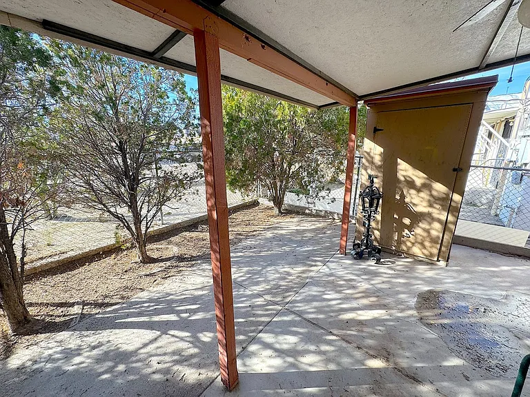 317 S Park St — Photo 15