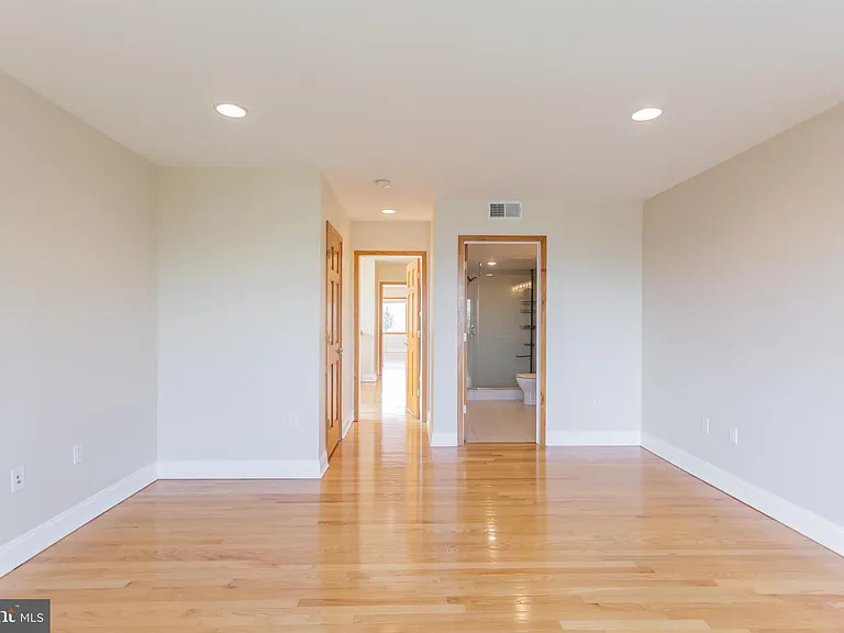 730 S Front St — Photo 16