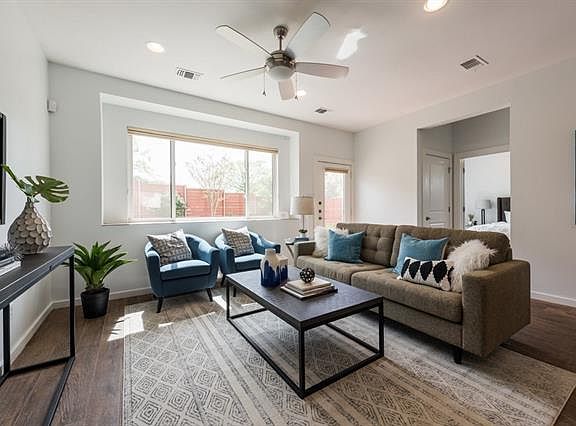 5th image of 3505 Villa Ct Unit 13
