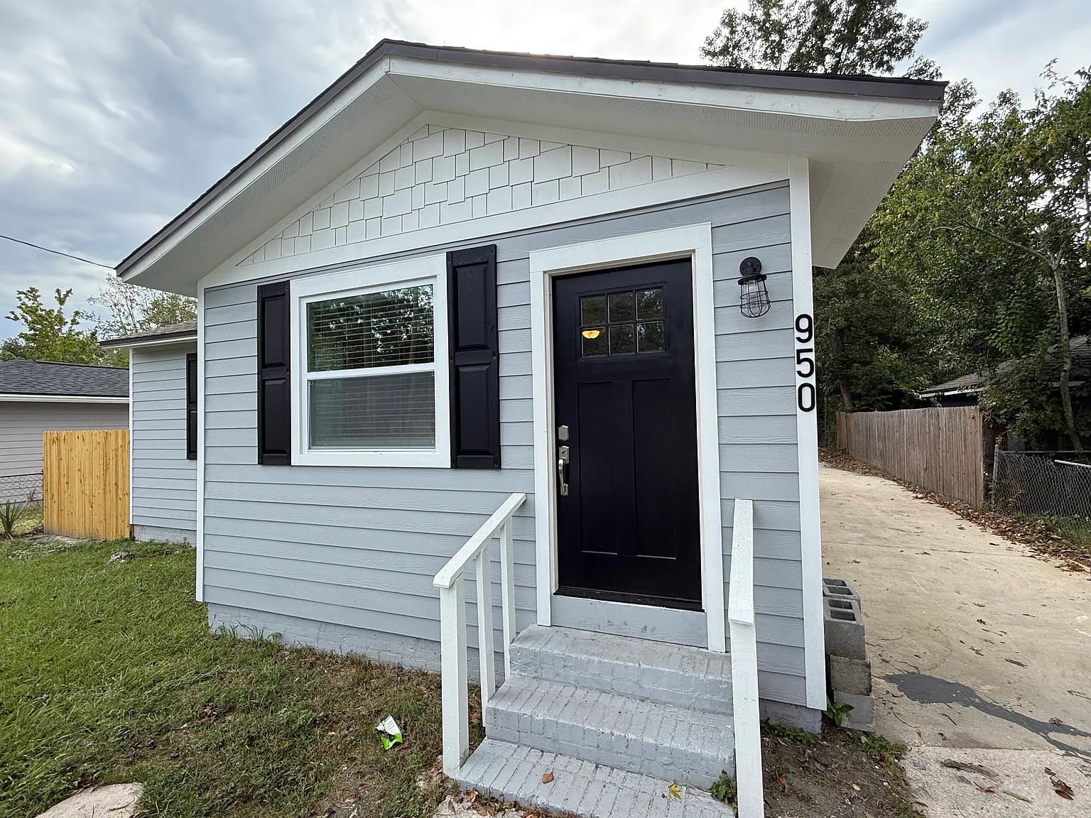 4 bed, 1614 sqft, $1,800 — Photo 2