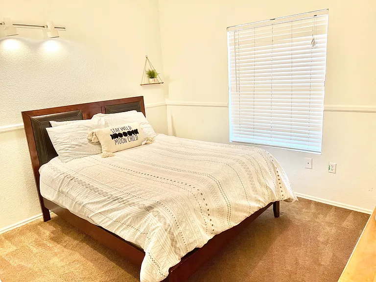 2142 E Woodman Dr — Photo 15