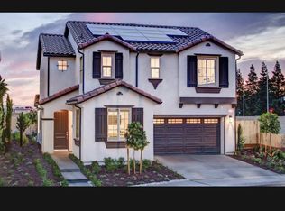 2998 N Sophie Dr, Fresno, CA 93727