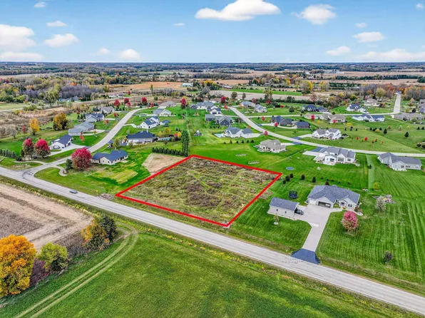 Mayflower Rd #35, Appleton, WI 54913