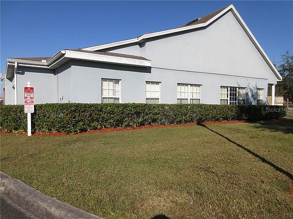 3rd image of 1957 Island Walk Dr