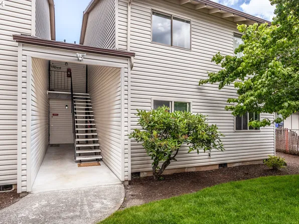 12504 SE Stark St APT E, Portland, OR 97233