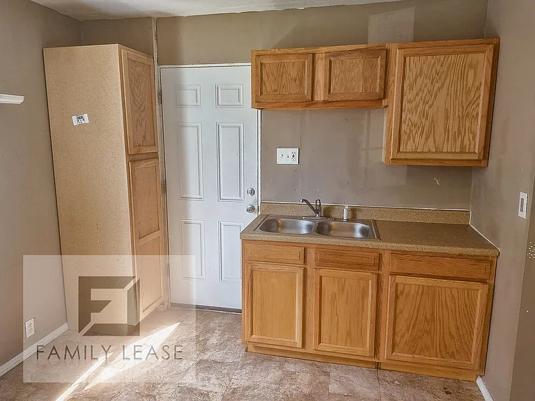 1100 Sherman Ave — Photo 10