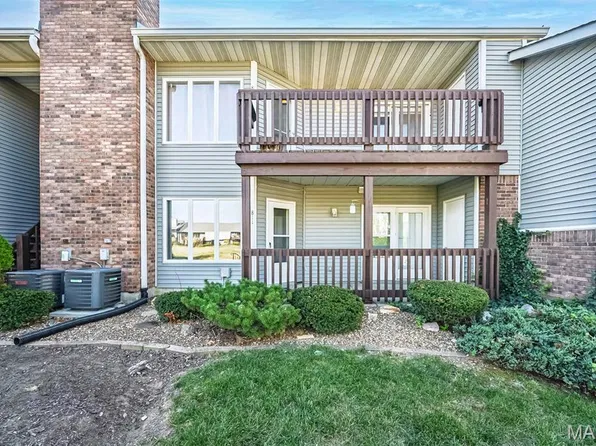 811 King Dr Unit 1C, Saint Charles, MO 63303