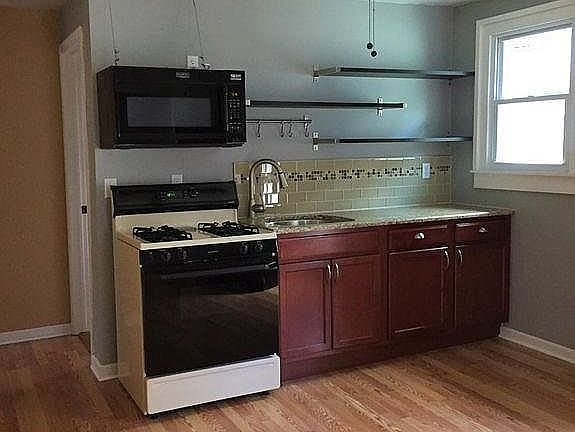 2nd image of 313 Pennsylvania St