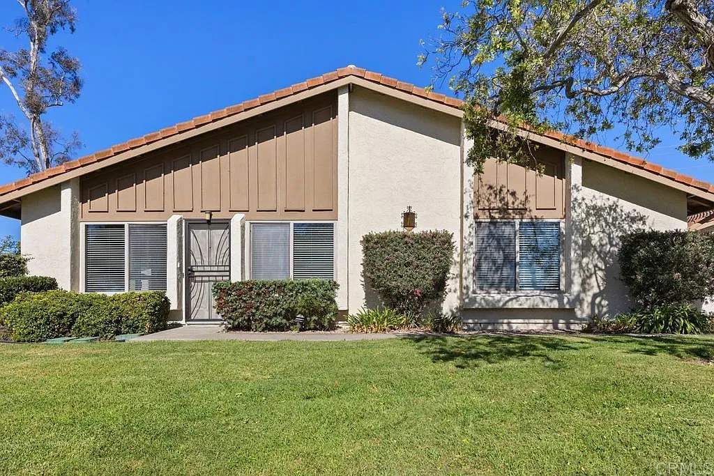 3 bed, 1056 sqft, $4,100 — Photo 3