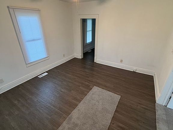 2nd image of 1610 E Sangamon Ave