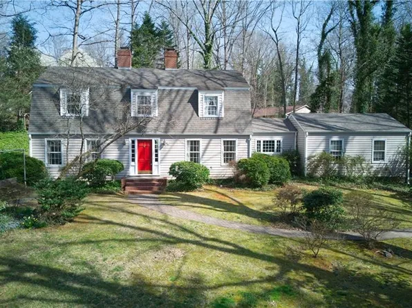 5651 Lakeside Dr, Pfafftown, NC 27040